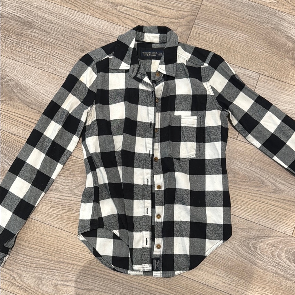 Abercrombie & Fitch Black and White Plaid Button Down Shirt